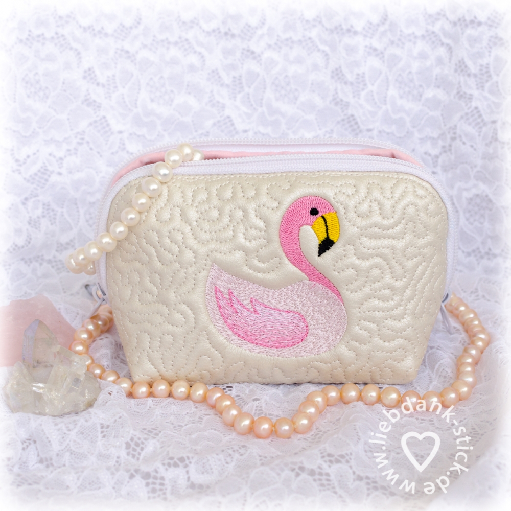 Bild 1 von ITH Quilttasche Flamingo 13x18 oder 16x26 Rahmen, inkl. Schnittmuster  / (Rahmengröße:) 13x18 Rahmen