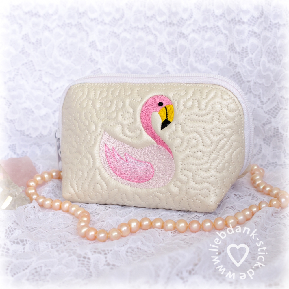 Bild 1 von ITH Quilttasche Flamingo 13x18 oder 16x26 Rahmen, inkl. Schnittmuster  / (Rahmengröße:) 13x18 Rahmen