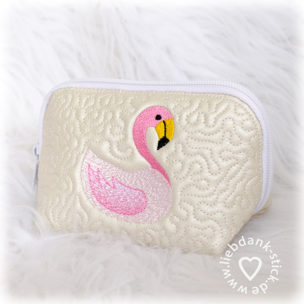 Bild 1 von ITH Quilttasche Flamingo 13x18 oder 16x26 Rahmen, inkl. Schnittmuster  / (Rahmengröße:) 16x26 Rahmen